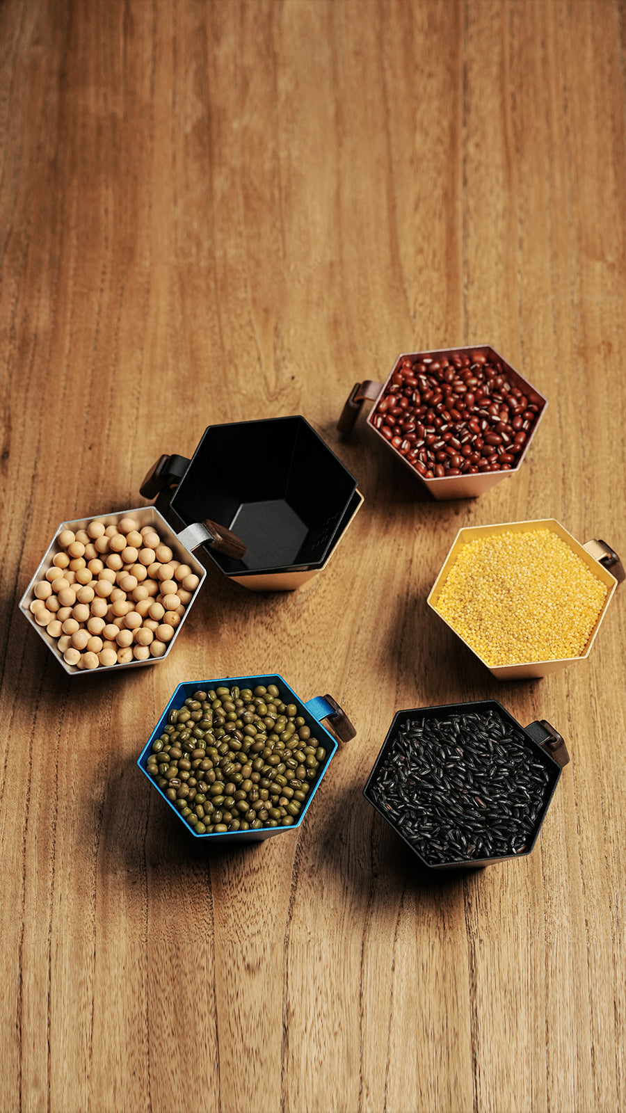 MHW-3BOMBER Prism Measuring Cup - Yellow
