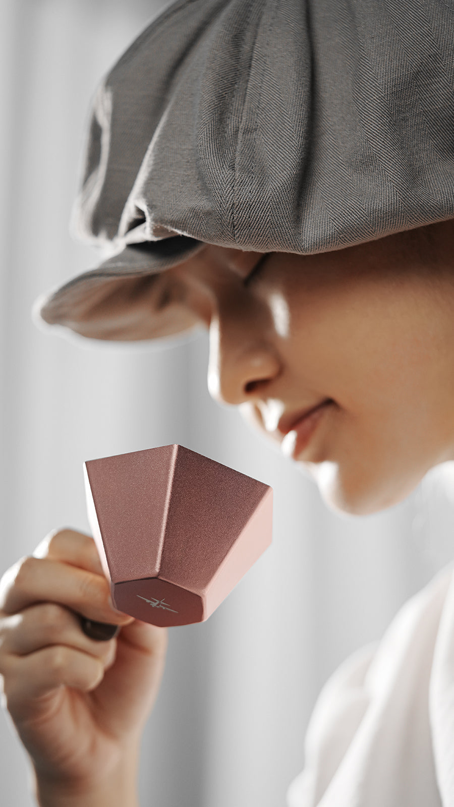 MHW-3BOMBER Prism Measuring Cup - Pink