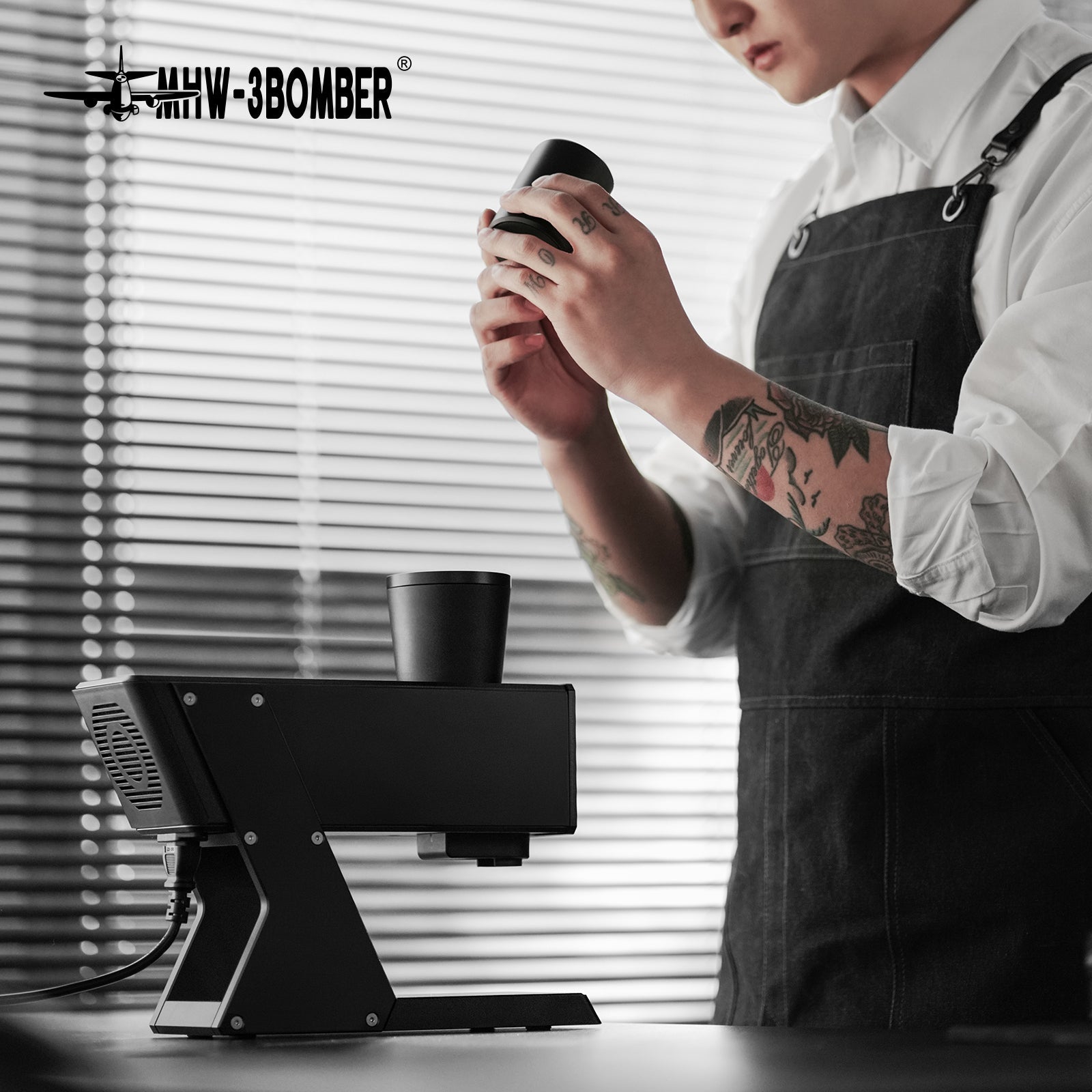 MHW-3BOMBER F74 Navigator Electric Coffee Grinder - Black